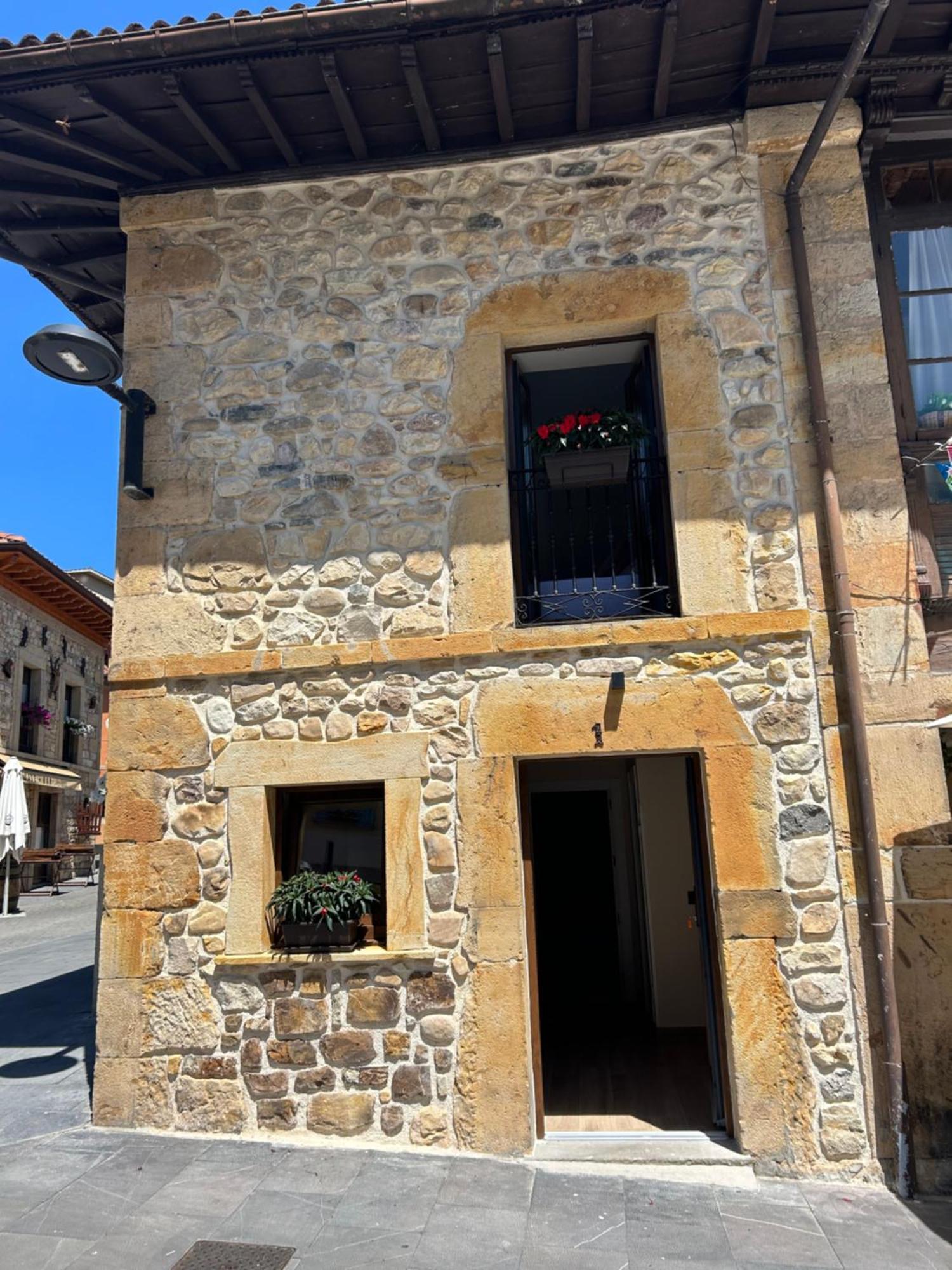 Apartamentos San Roque 阿里纳斯·德·卡伯瑞勒斯 外观 照片